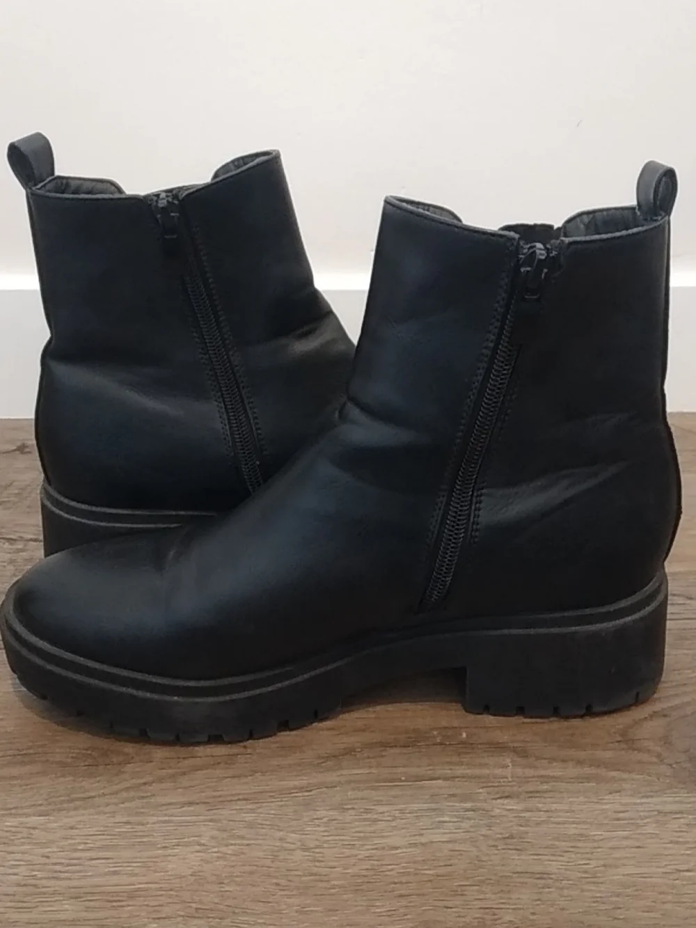 Black Chelsea Platform Ankle Boots, Booties Made In Italy - Women Size 8.5M